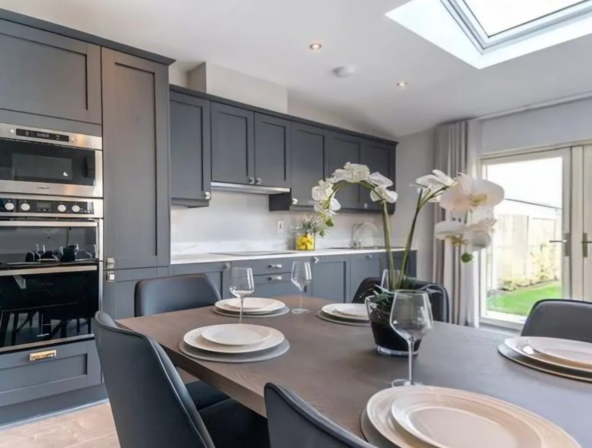 Brand new kitchen - Image 2