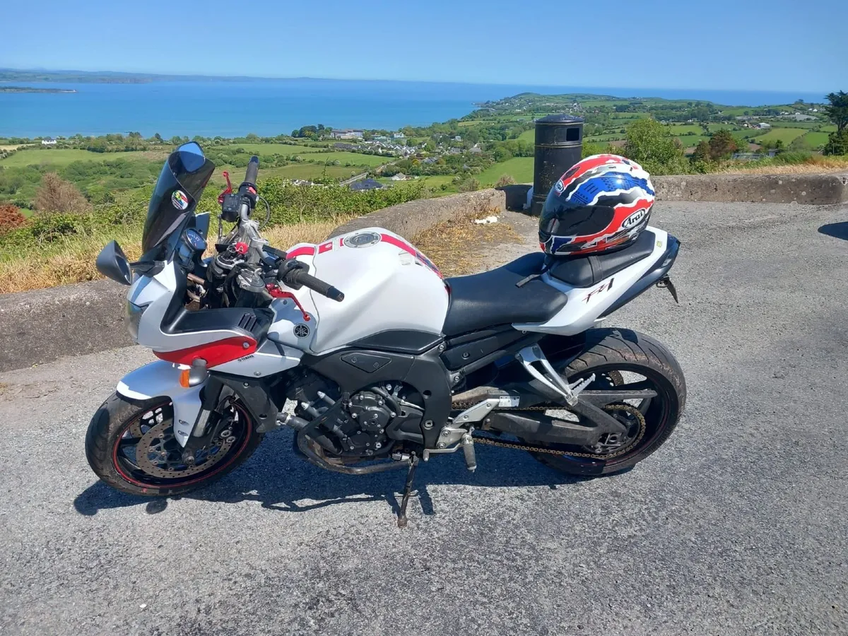 YAMAHA  FZ1 2008 - Image 4