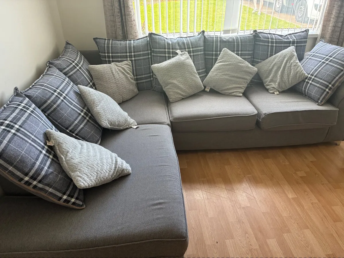 Conor couch - Image 3