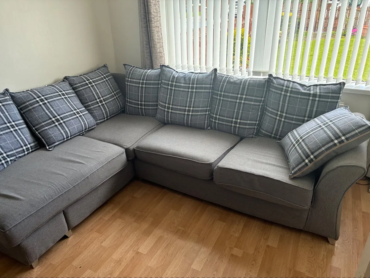 Conor couch - Image 4