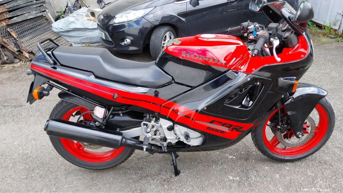 1988 Honda Cbr 600f 🚀 - Image 4