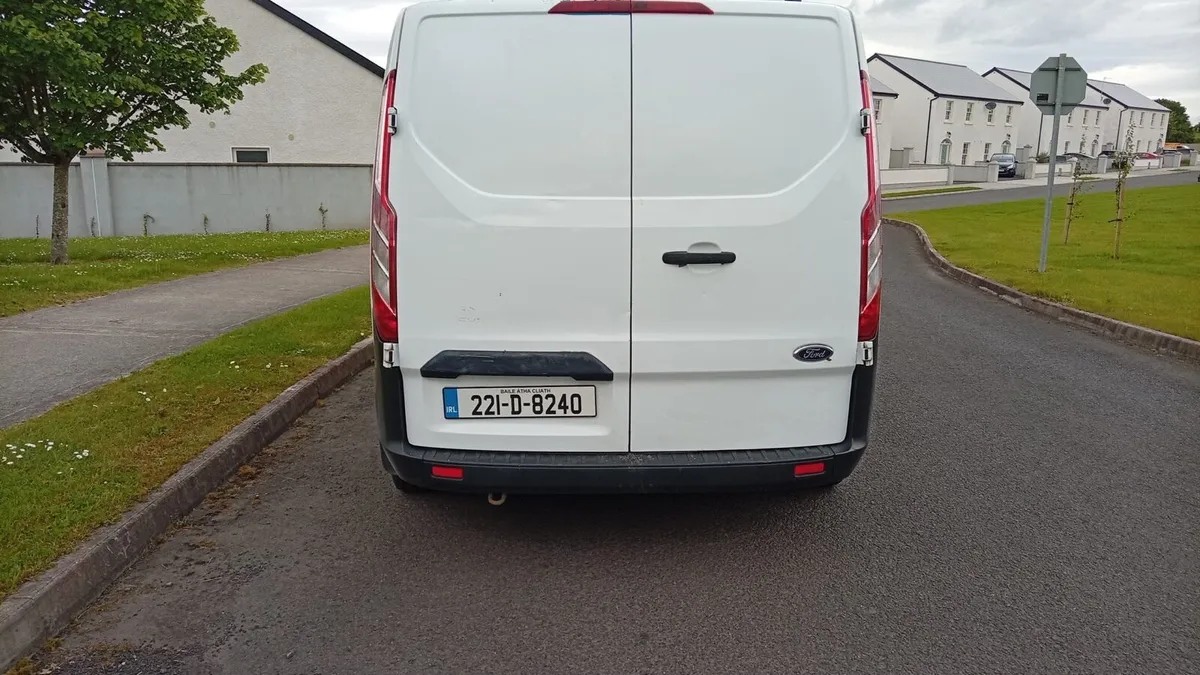 221 transit custom LWB - Image 2
