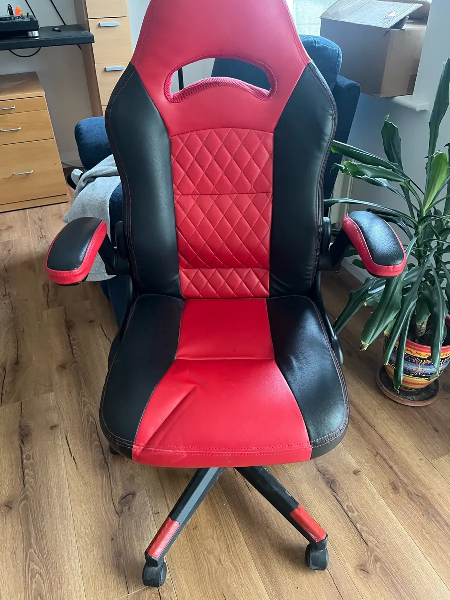 Gaming chair