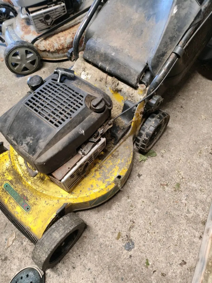 Lawn mower - Image 1