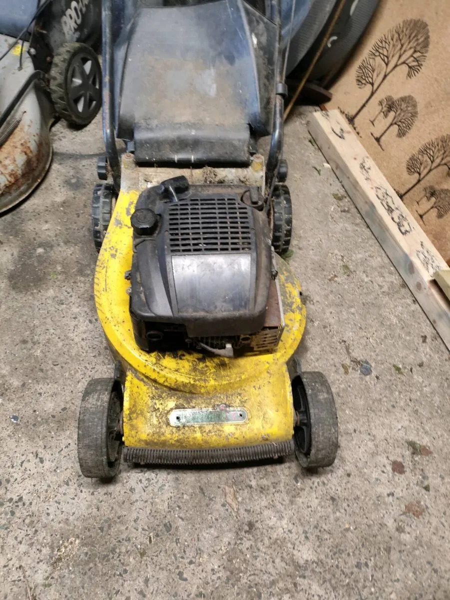 Lawn mower - Image 2