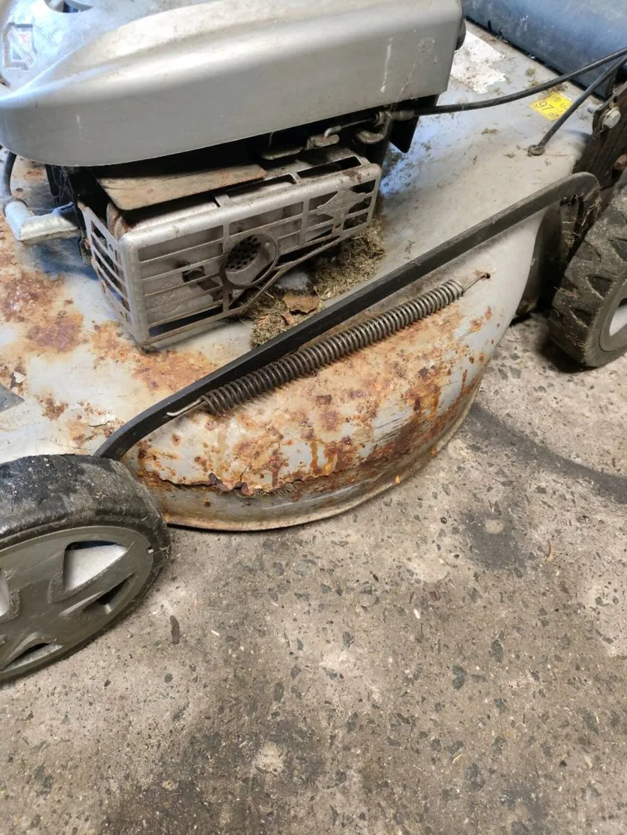 Lawn mower - Image 2