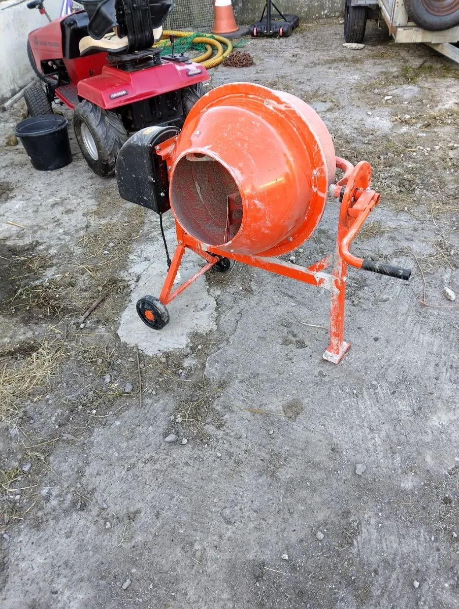 Electric mini mixer €120