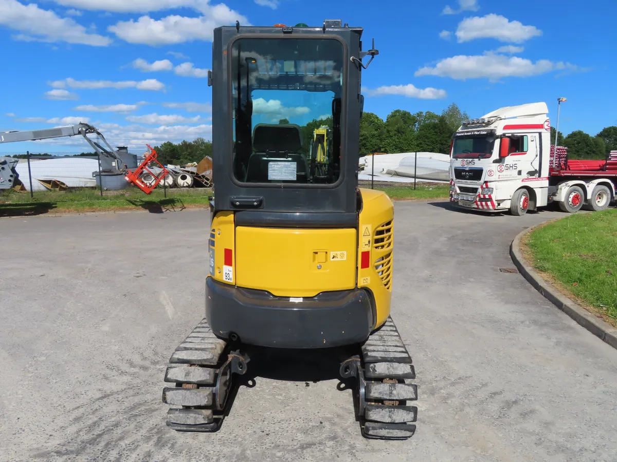 Komatsu PC26MR 3 Tonne Excavator - Image 4