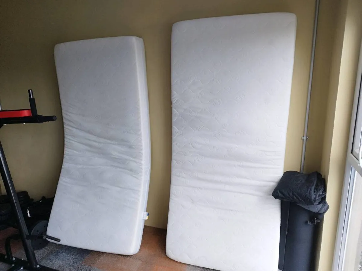 2 SINGLE MEMORY FOAM MATTRESSES - Image 1