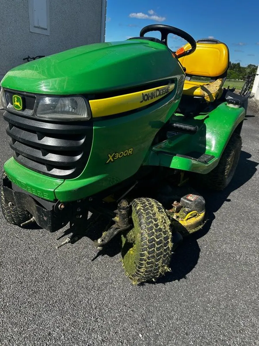 John Deere X300R - Image 1