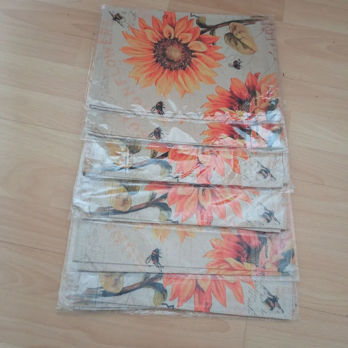 6 Sunflower Tablemats - Image 1