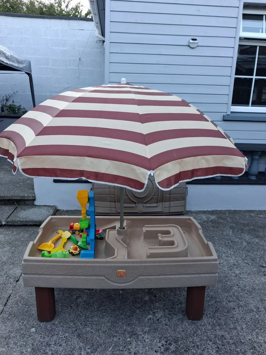Kids sand and water table - Image 1