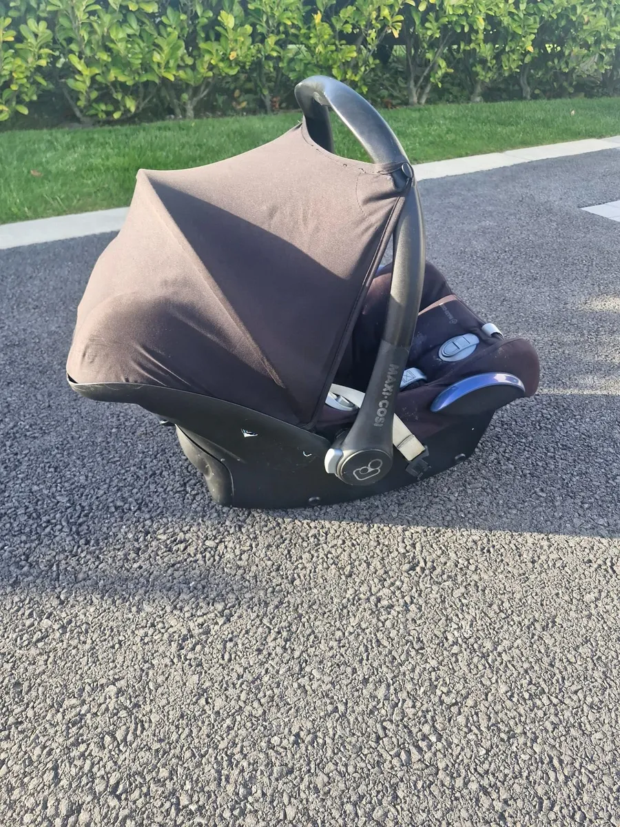 Car seat - Image 1