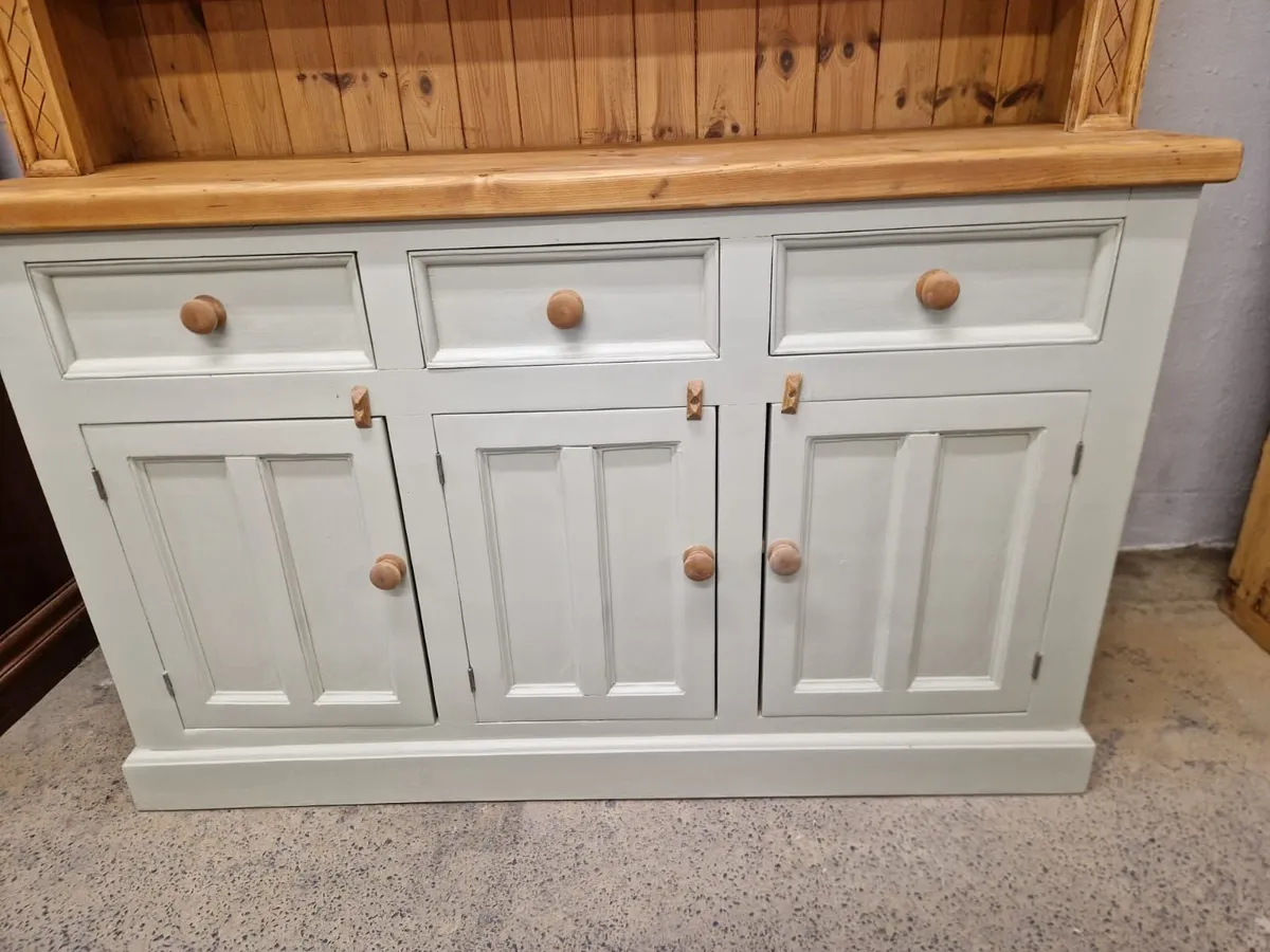 Large vintage pine kitchen dresser - Image 4