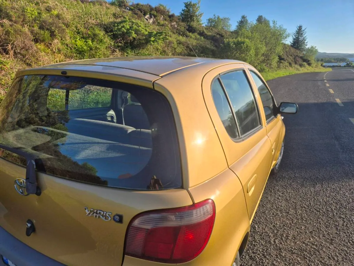 Toyota Yaris 99 very first in the launch colour - Image 2
