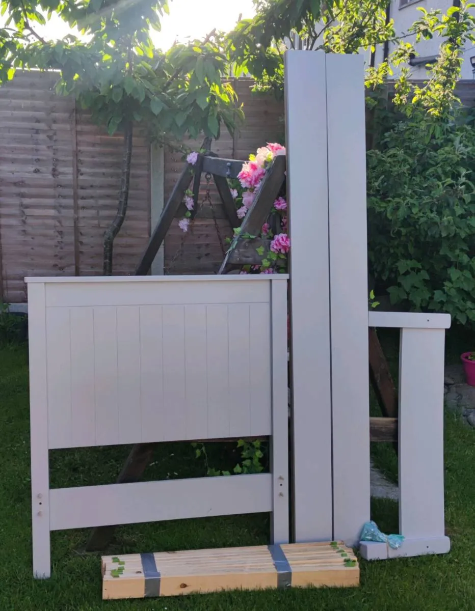 Single bed frame