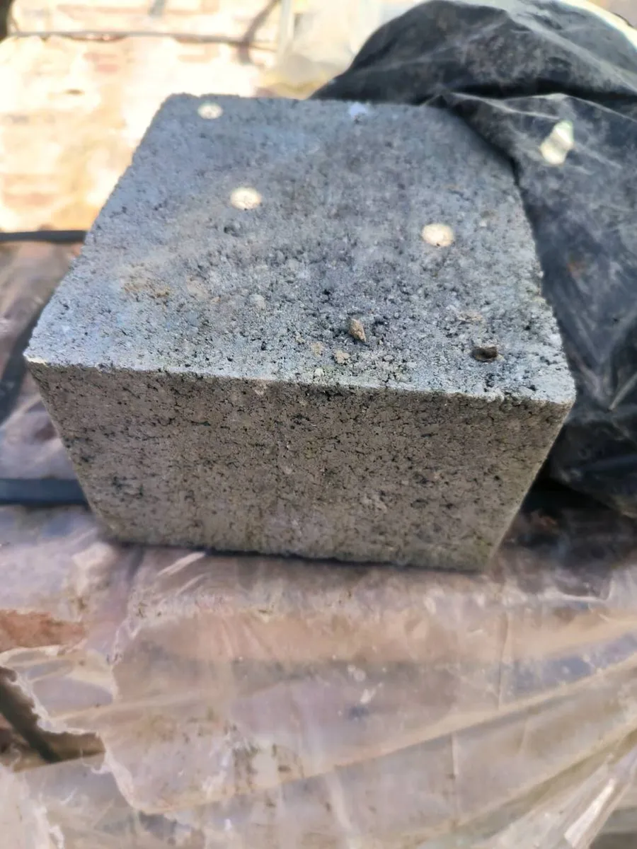 Kerbing blocks - Image 3