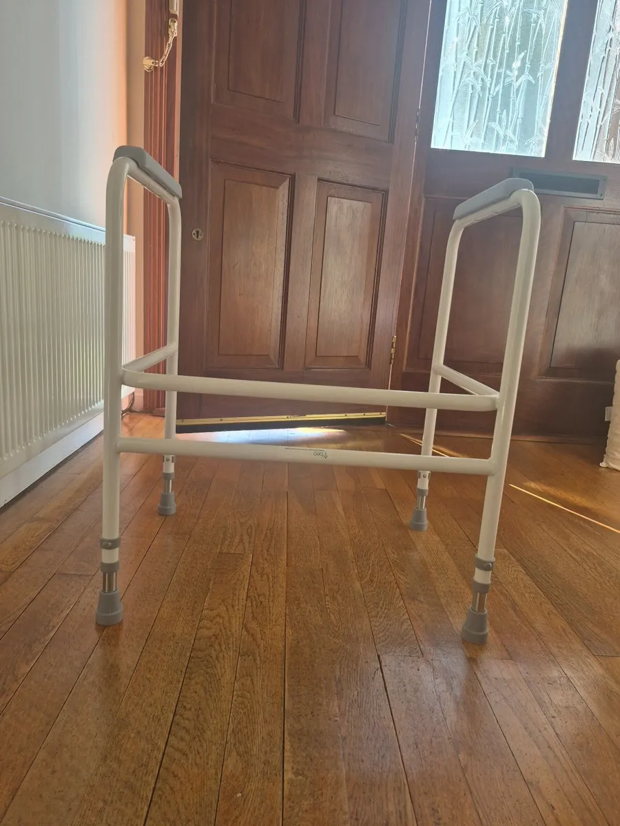 Toilet frame - Image 1