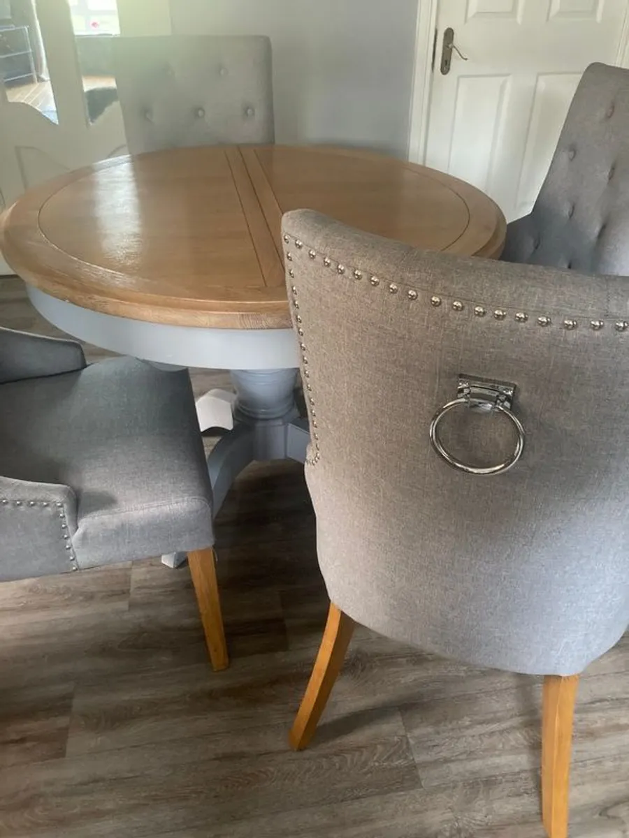 Dining table & chairs & stools - Image 3