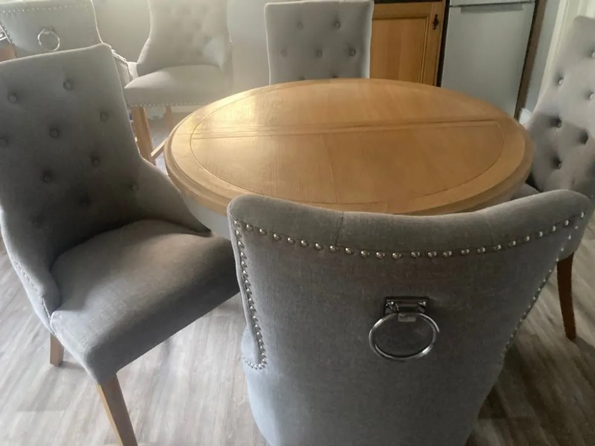 Dining table & chairs & stools - Image 4