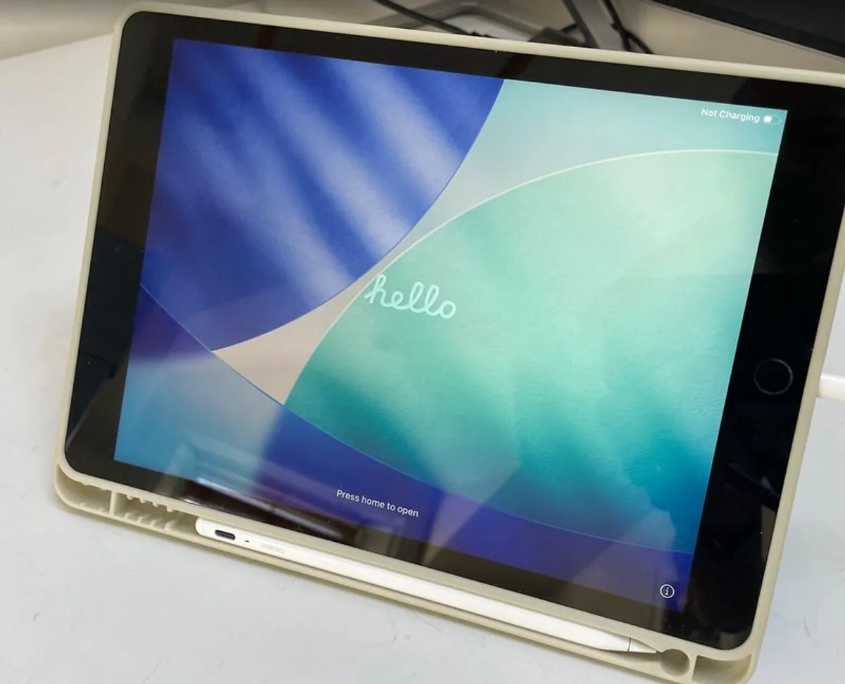 iPad 9th gen 64GB - Image 1