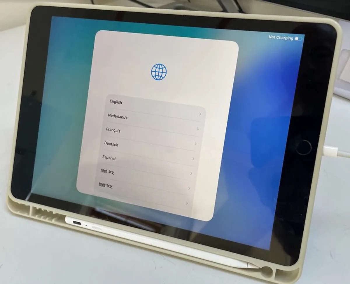 iPad 9th gen 64GB - Image 3