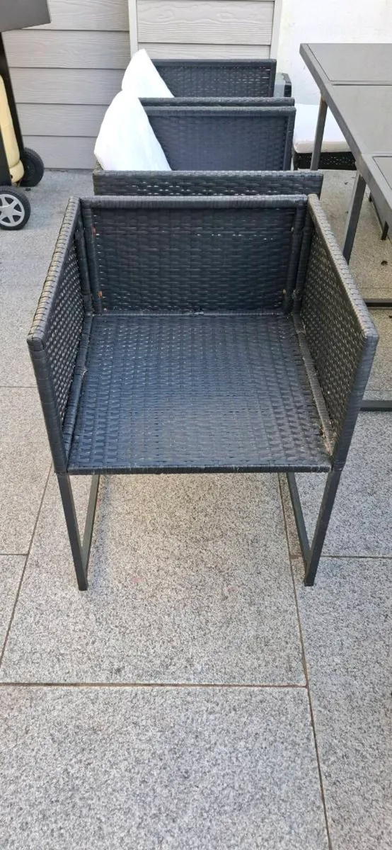 Garden table and chairs - Image 2
