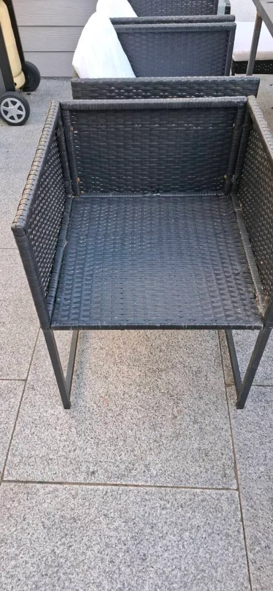 Garden table and chairs - Image 3