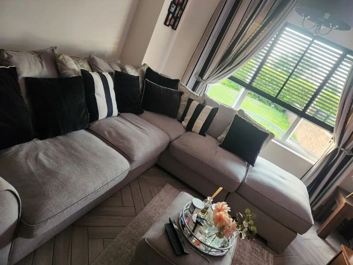 Corner sofa & footstool - Image 1