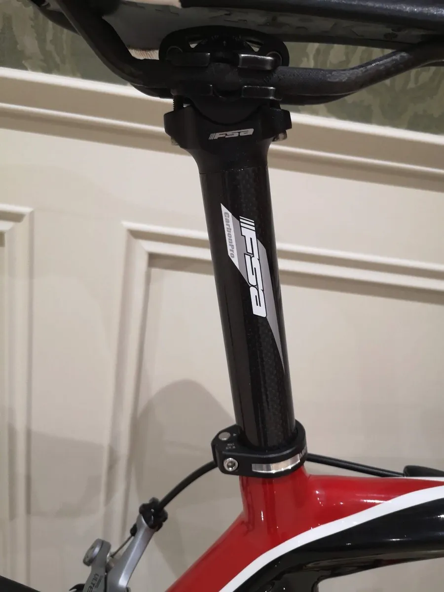 Basso Astra Carbon Road Bike - Image 4