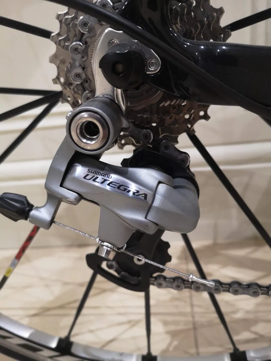 Basso Astra Carbon Road Bike - Image 2