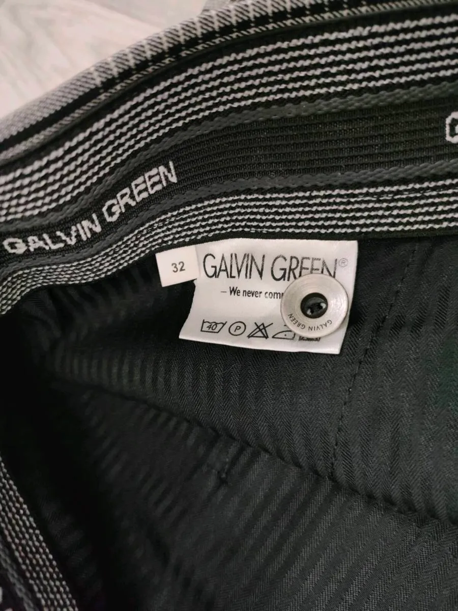 Galvin Green Golf Check Shorts Mens Small W32 - Image 4