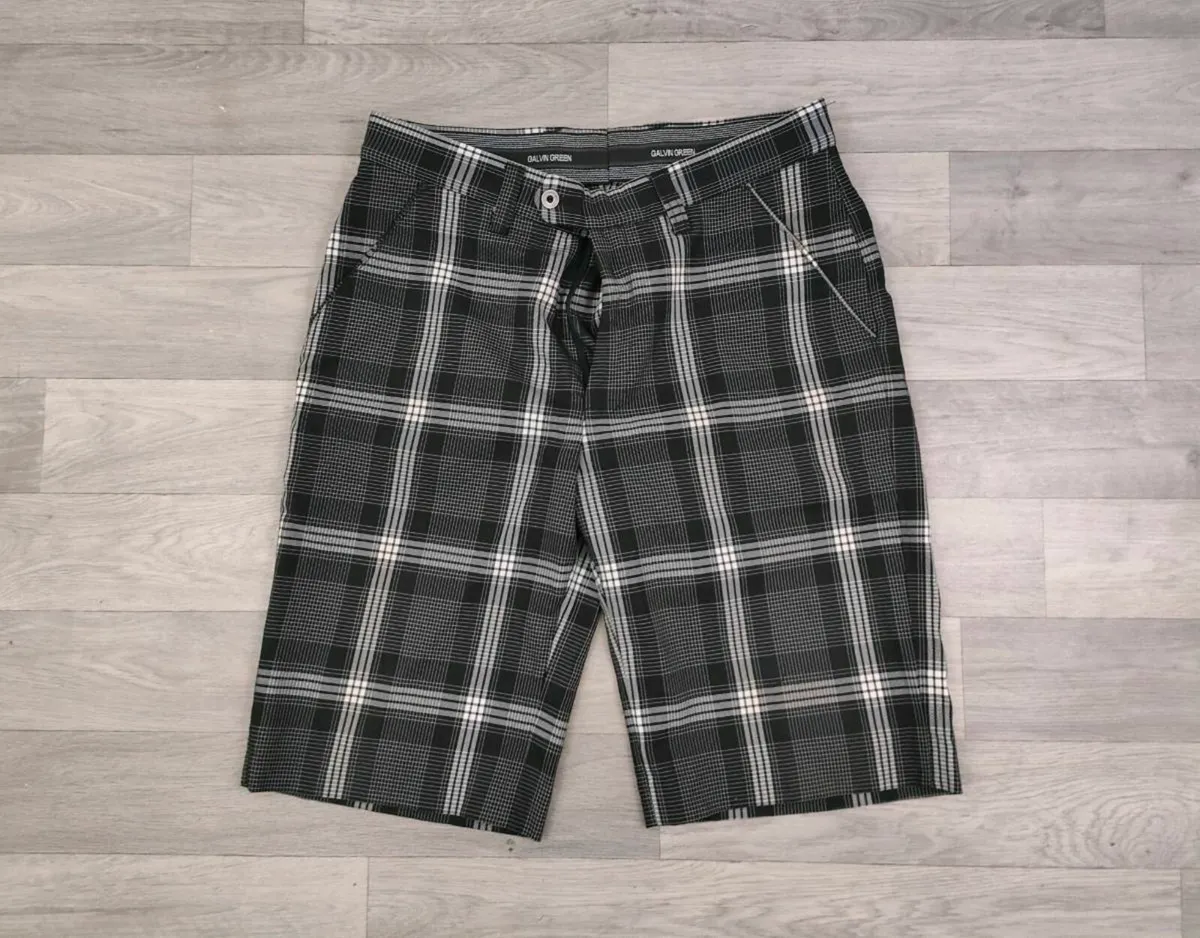 Galvin Green Golf Check Shorts Mens Small W32 - Image 1
