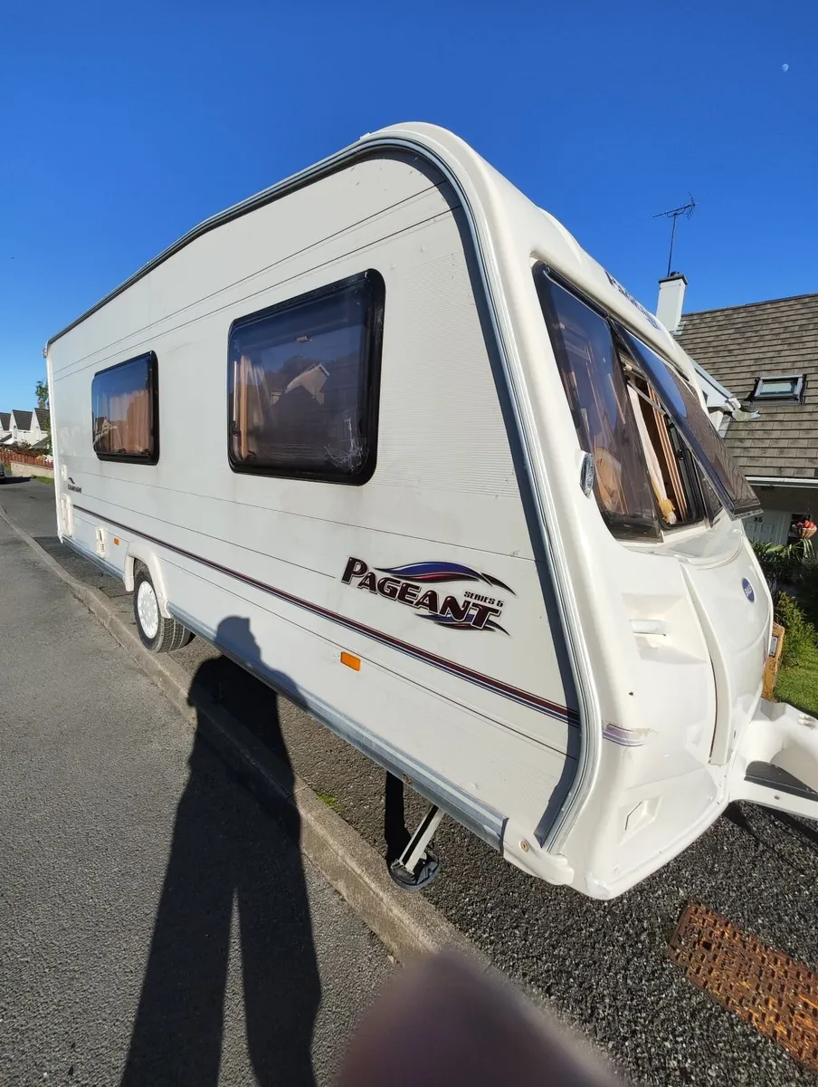 Caravan - Image 1
