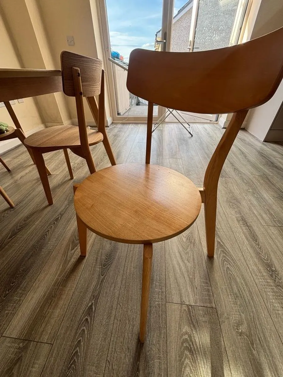 kitchen table and Chairs - Image 4