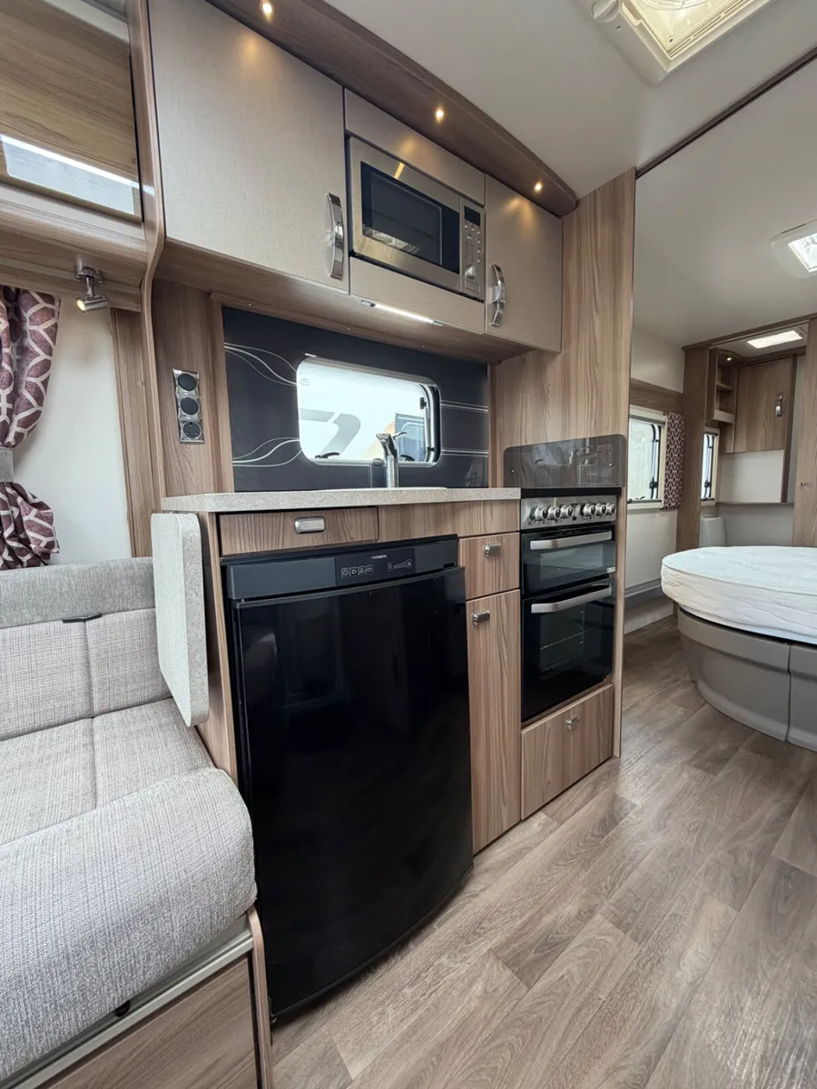 🏕️ 2017 Swift Challenger GTS 580 – Island Bed 🏕️ - Image 4
