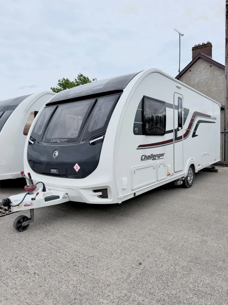 🏕️ 2017 Swift Challenger GTS 580 – Island Bed 🏕️ - Image 1