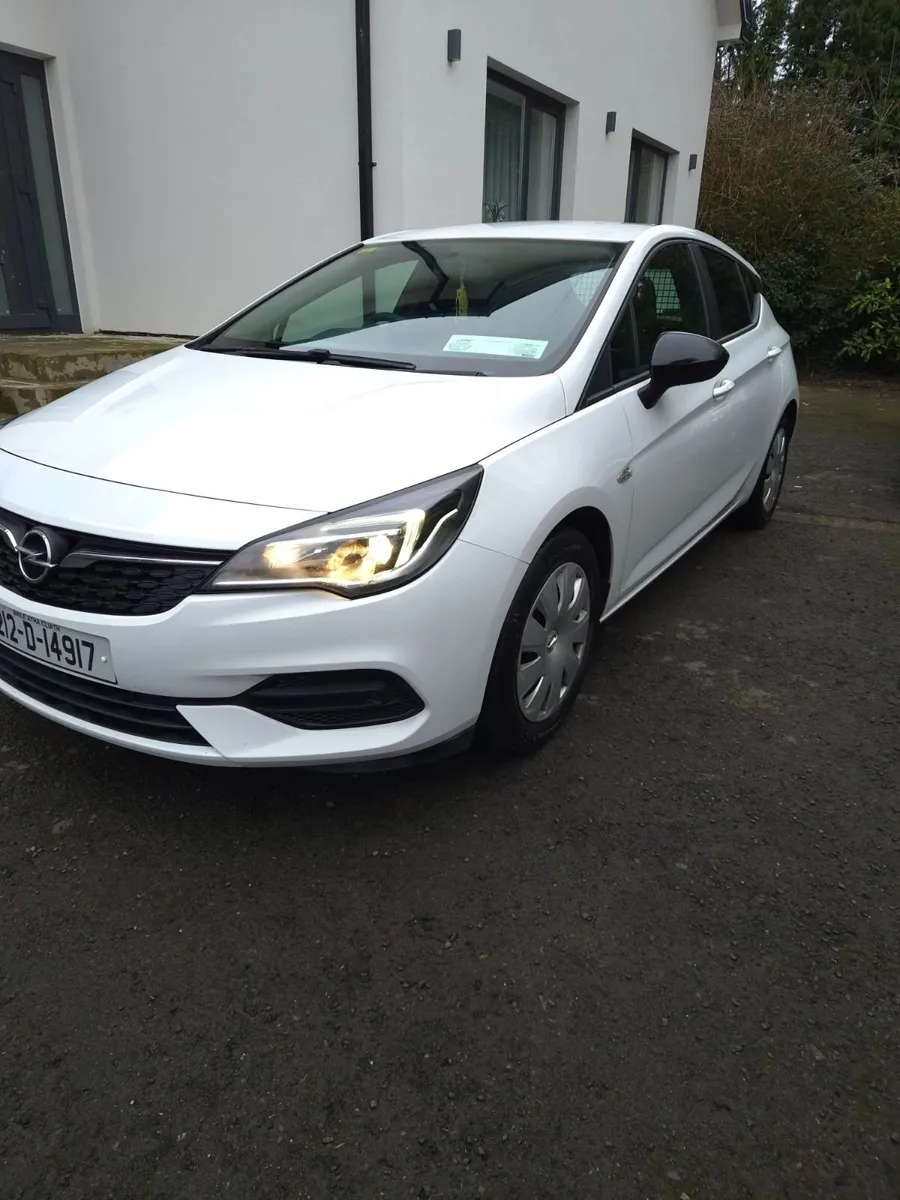 Opel Astra 2021 - Image 2