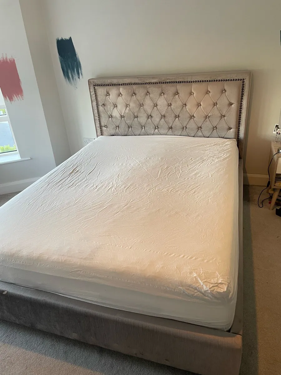 Bed - Image 2