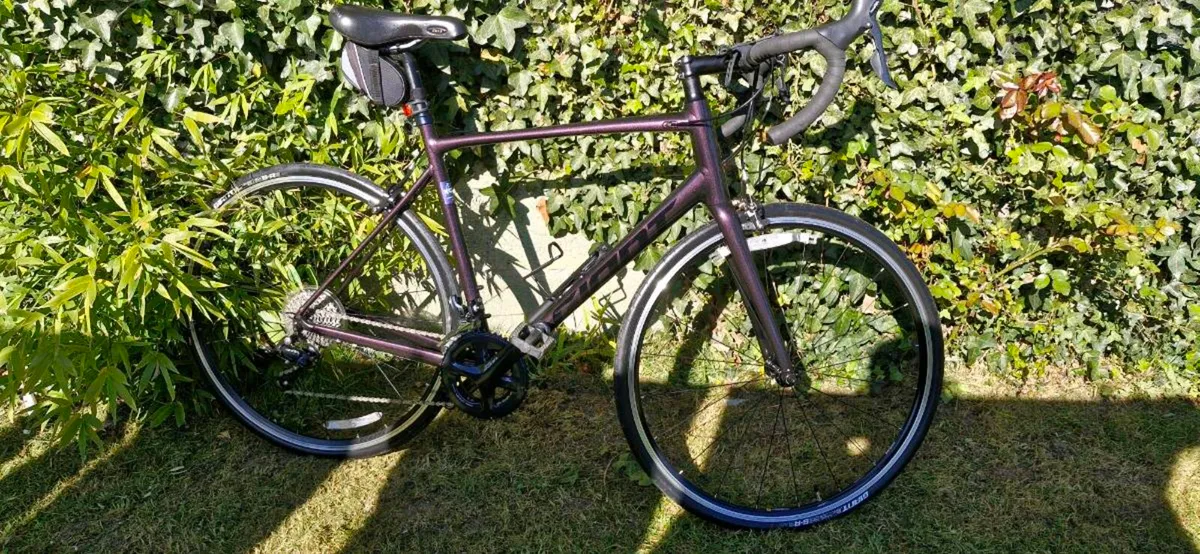 Giant contend 1 like new - Image 4