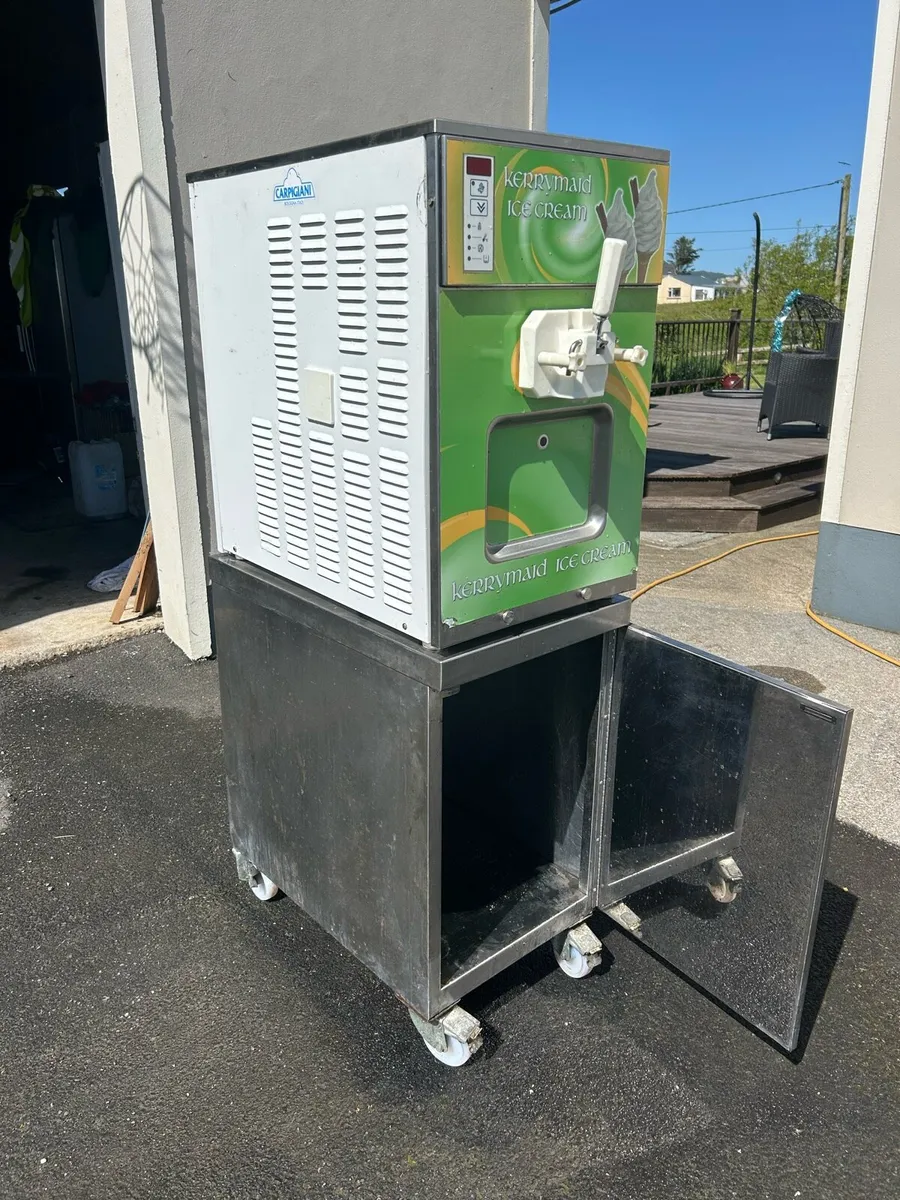 Ice cream machine - Image 1