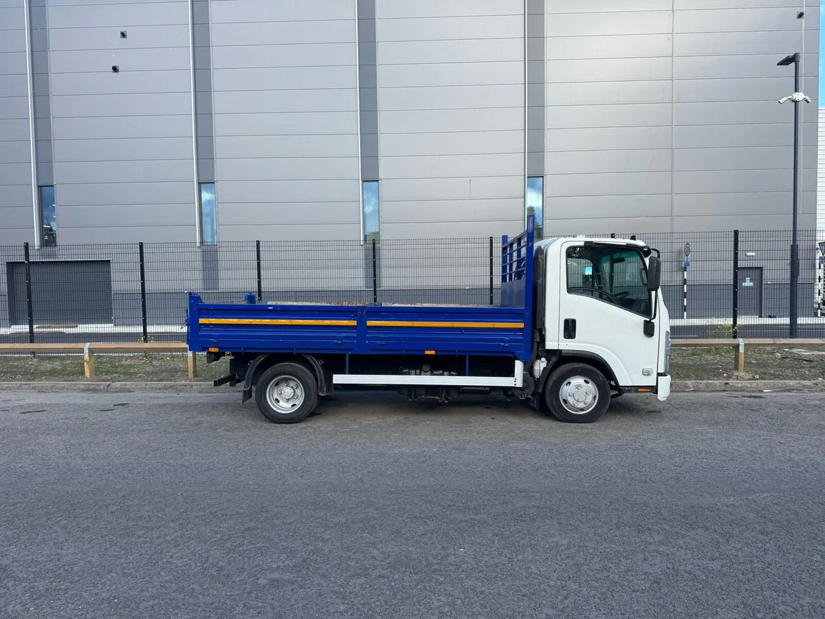 Isuzu 3.5 ton tipper - Image 4