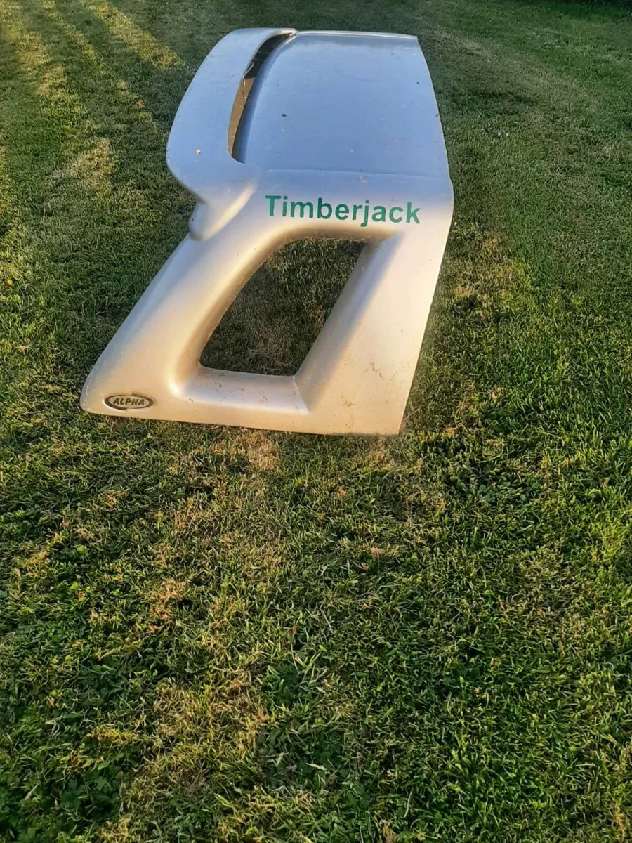Hilux spoiler - Image 1