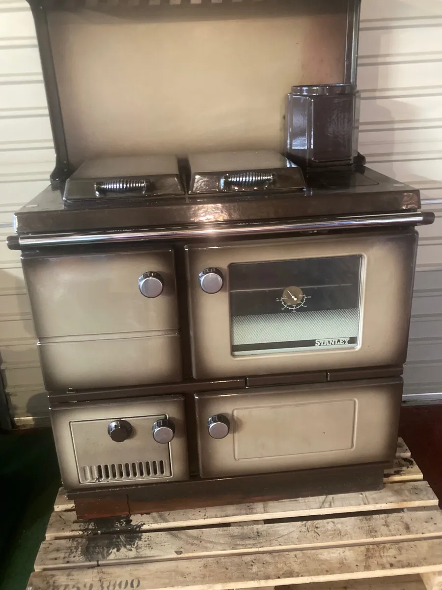 Solid  fuel Super star Stanley range - Image 2
