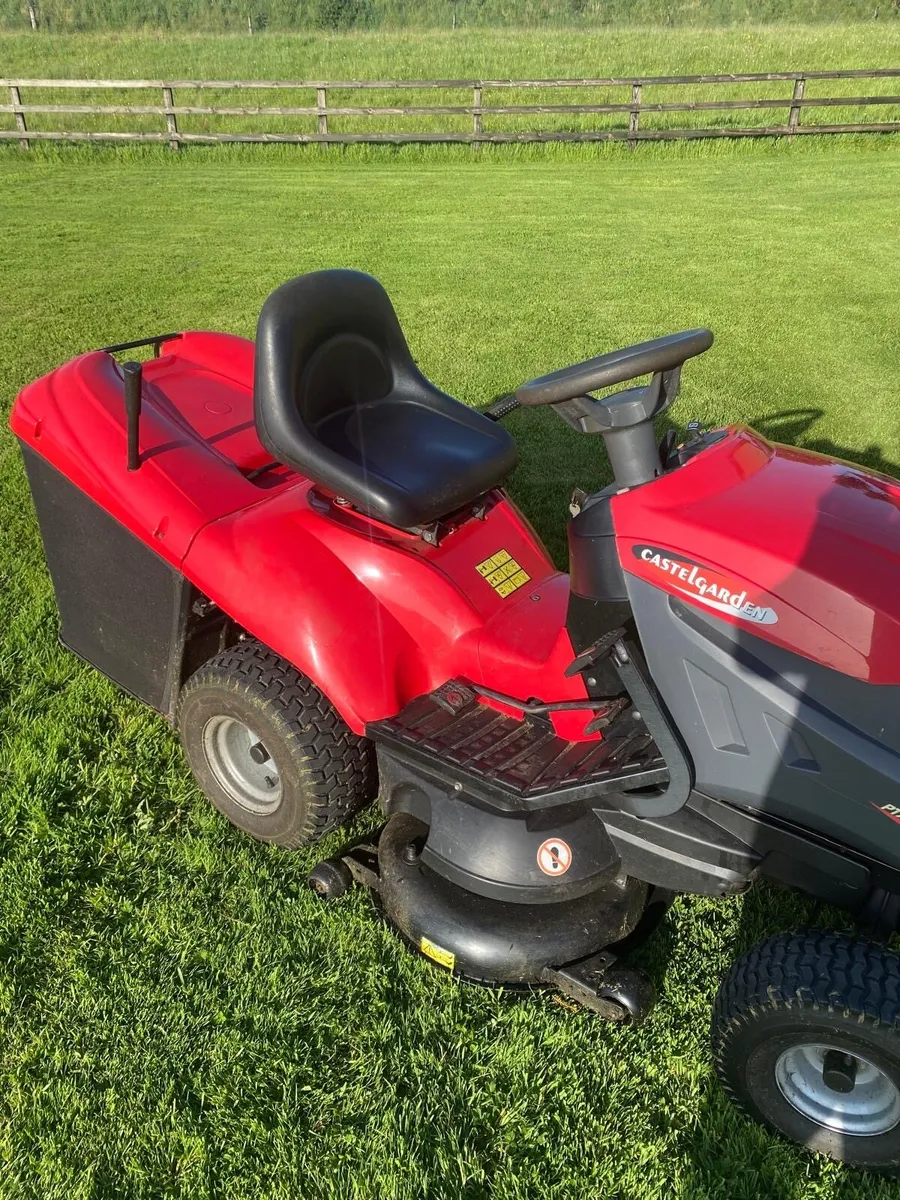 Ride on lawn mower - Image 3