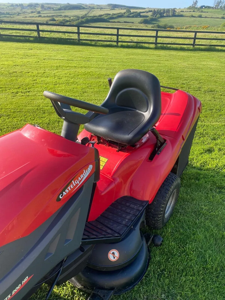 Ride on lawn mower - Image 4