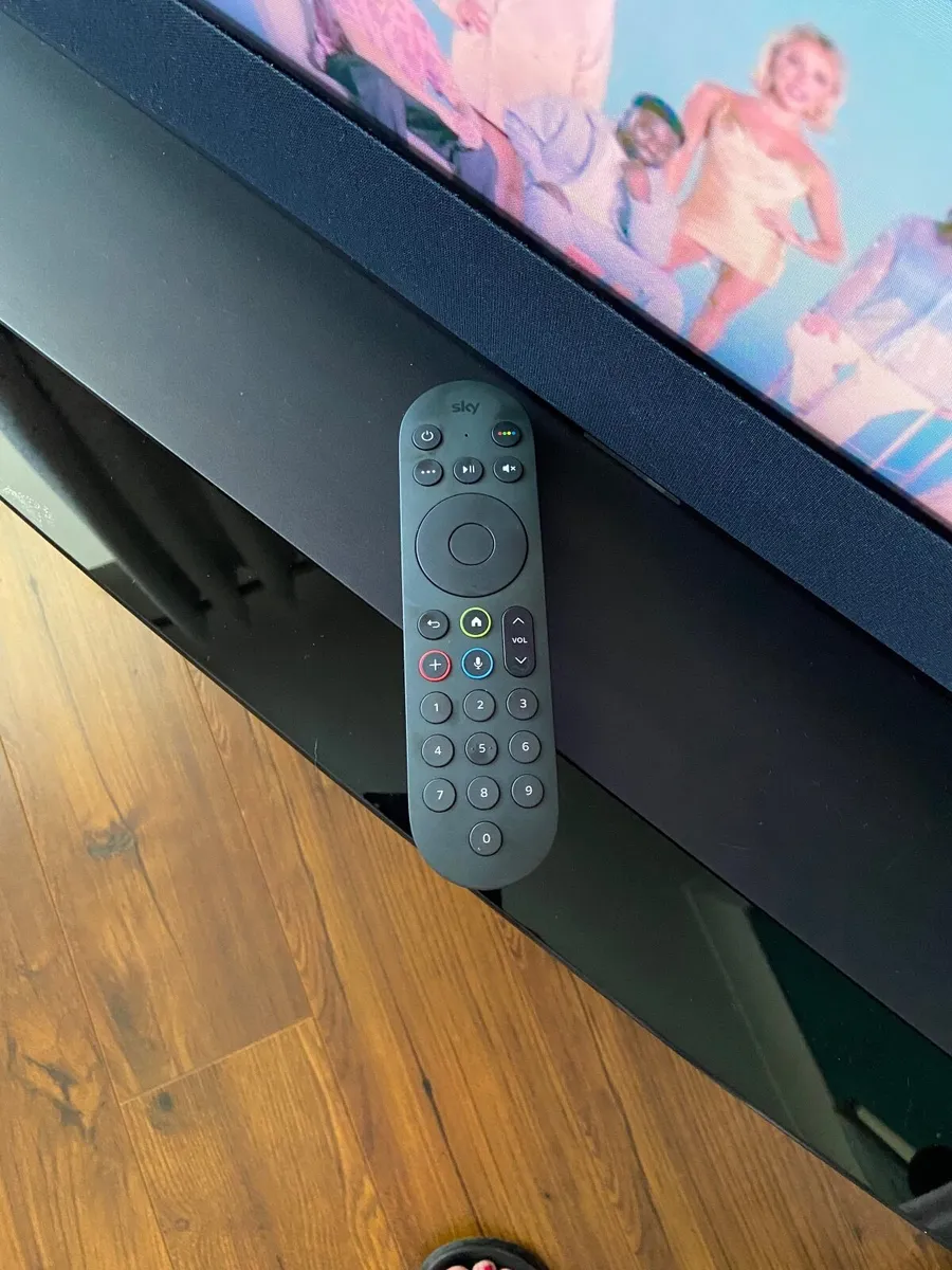 55 inch Sky Glass tv - Image 2