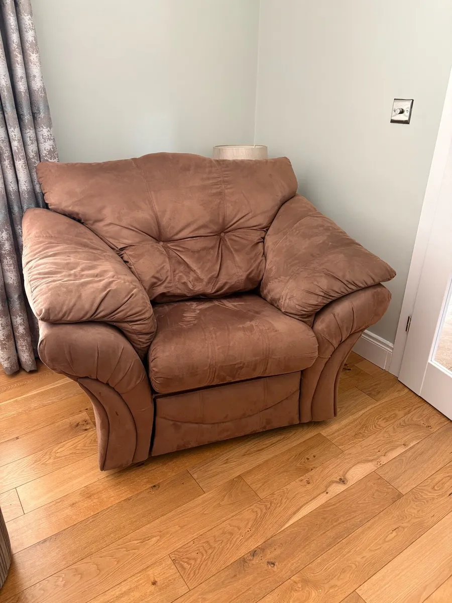3 Piece Suite - Image 2