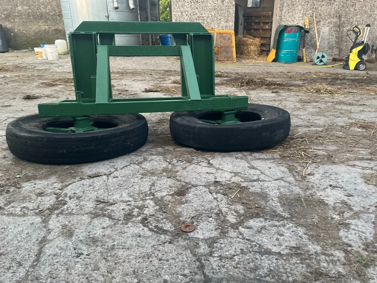 Double wheel silage pusher - Image 1