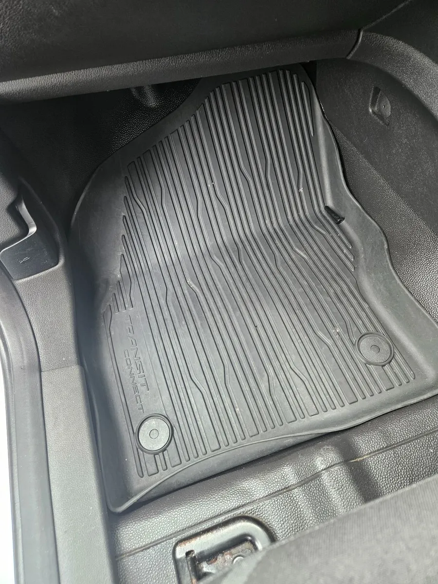 Ford Transit Connect - Image 2